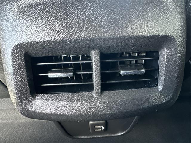 Photo of 2023 Summit White GMC Terrain