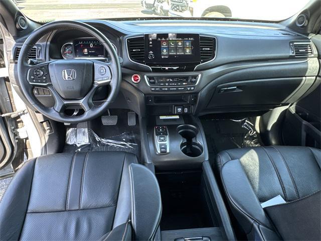 Photo of 2022 Sonic Gray Pearl Honda Pilot