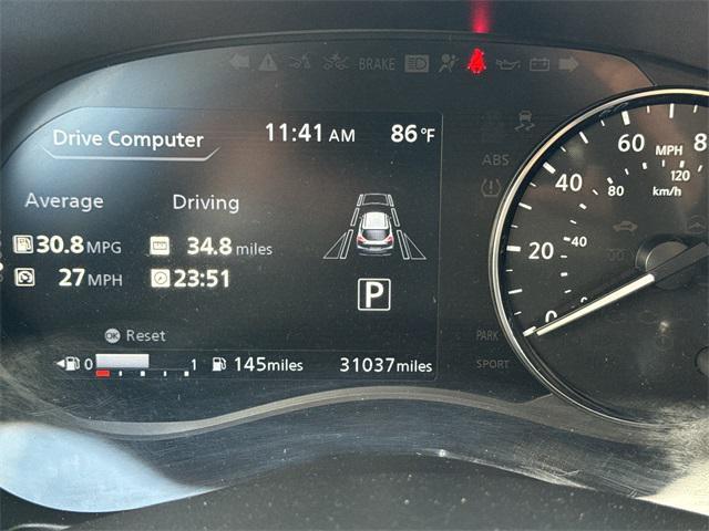 Photo of 2024 Electric Blue Metallic Nissan Kicks