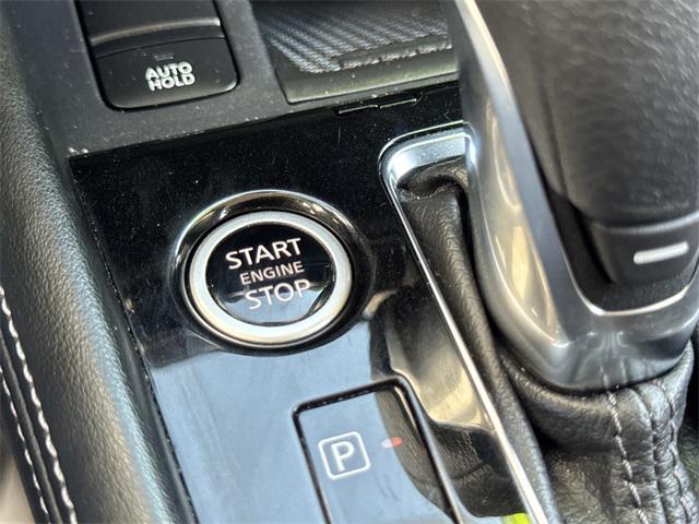 Photo of 2024 Electric Blue Metallic Nissan Kicks