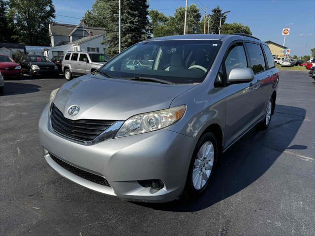 Photo of 2012 Predawn Gray Mica Toyota Sienna