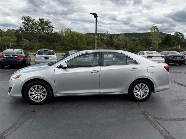 Photo of 2012 Magnetic Gray Metallic Toyota Camry