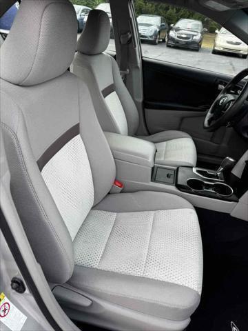Photo of 2012 Magnetic Gray Metallic Toyota Camry