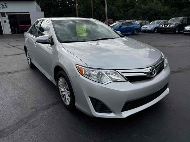 Photo of 2012 Magnetic Gray Metallic Toyota Camry