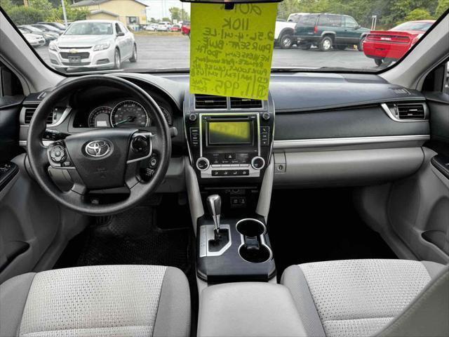 Photo of 2012 Magnetic Gray Metallic Toyota Camry