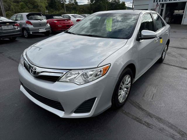 Photo of 2012 Magnetic Gray Metallic Toyota Camry