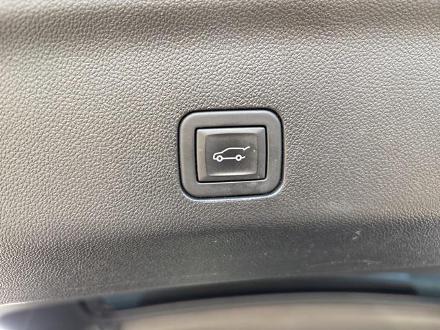Photo of 2024 Silver GMC Yukon