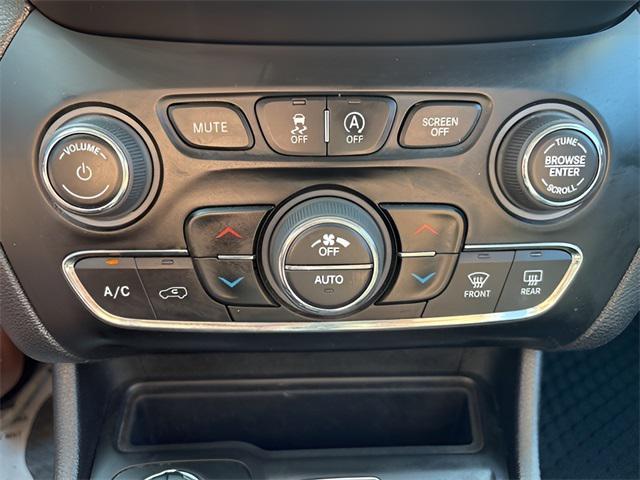 Photo of 2021 Spitfire Orange Clearcoat Jeep Cherokee