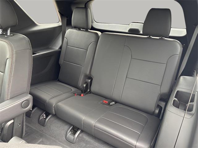 Photo of 2023 White Chevrolet Traverse