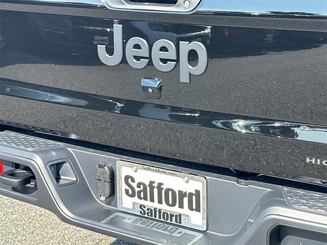 Photo of 2025 Black Clearcoat Jeep Gladiator