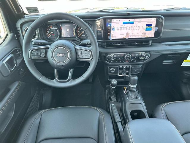 Photo of 2025 Black Clearcoat Jeep Gladiator