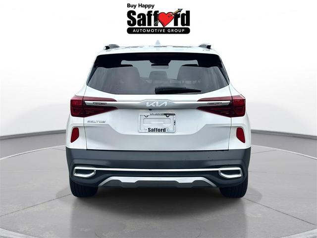 Photo of 2023 Snow White Pearl Kia Seltos
