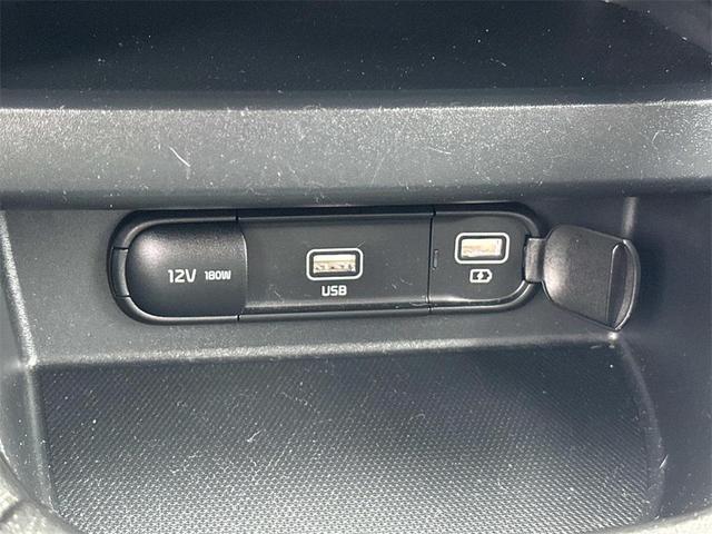 Photo of 2023 Snow White Pearl Kia Seltos