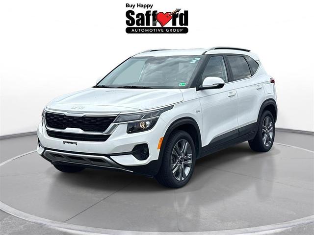 Photo of 2023 Snow White Pearl Kia Seltos