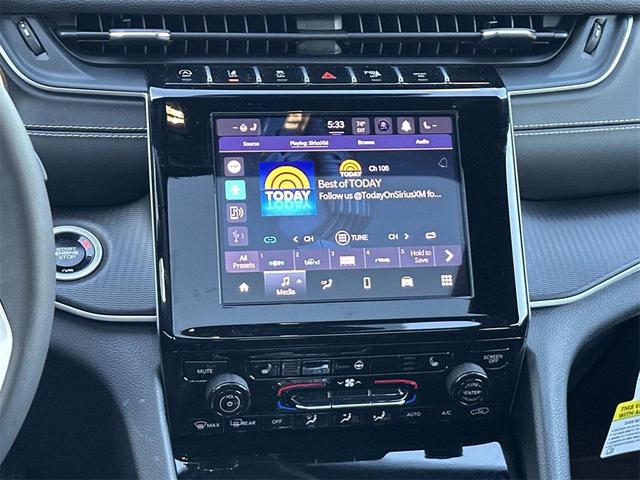 Photo of 2025 Silver Zynith Jeep Grand Cherokee