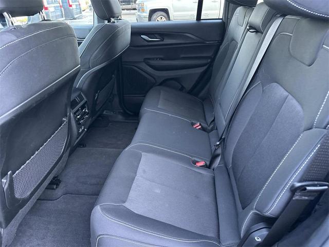 Photo of 2025 Silver Zynith Jeep Grand Cherokee