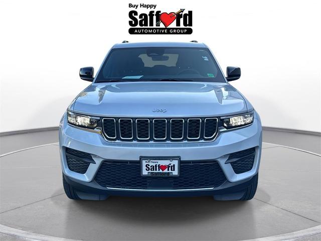 Photo of 2025 Silver Zynith Jeep Grand Cherokee