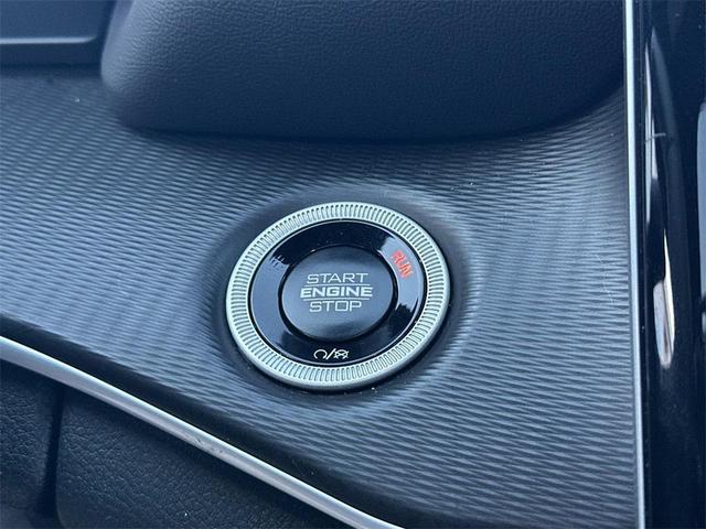 Photo of 2025 Silver Zynith Jeep Grand Cherokee