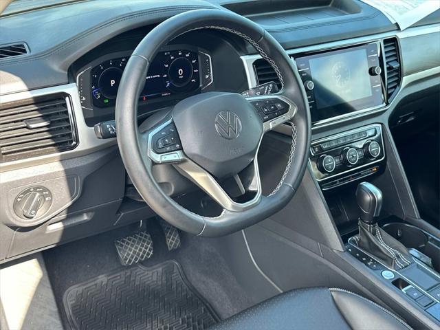 Photo of 2022 Tourmaline Blue Metallic Volkswagen Atlas