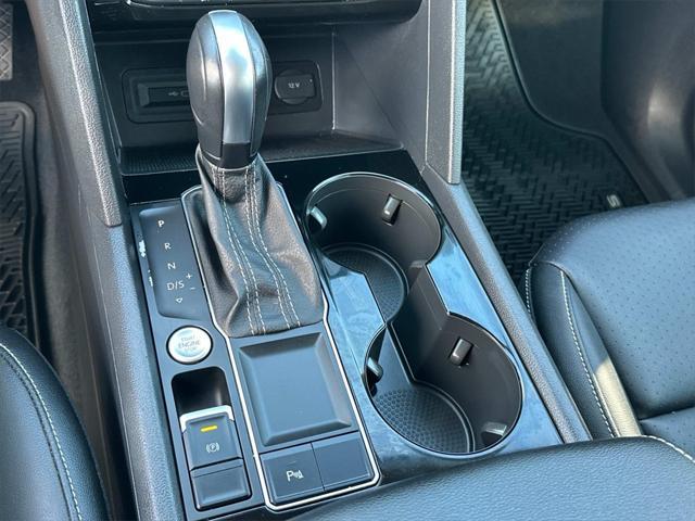 Photo of 2022 Tourmaline Blue Metallic Volkswagen Atlas