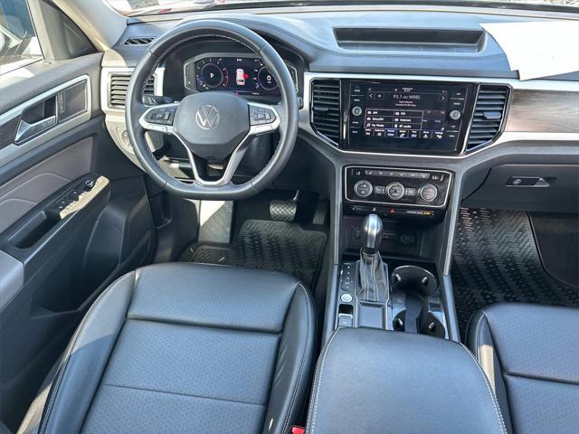 Photo of 2022 Tourmaline Blue Metallic Volkswagen Atlas