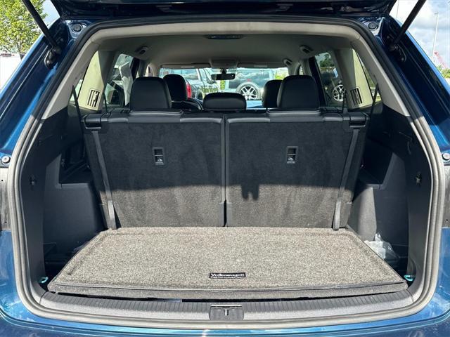 Photo of 2022 Tourmaline Blue Metallic Volkswagen Atlas