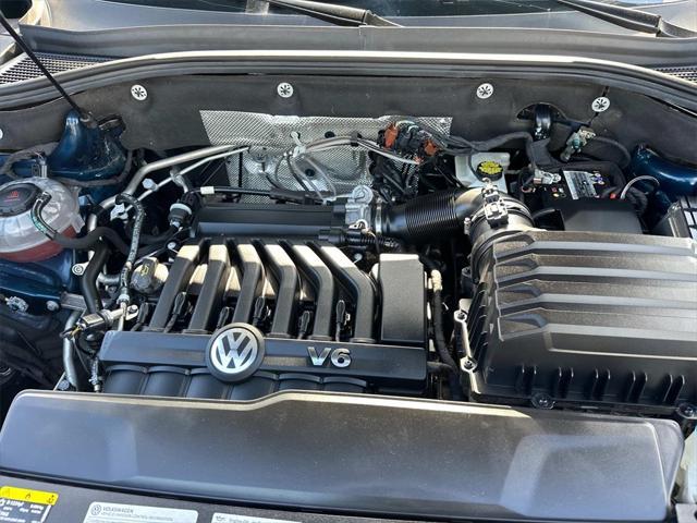 Photo of 2022 Tourmaline Blue Metallic Volkswagen Atlas