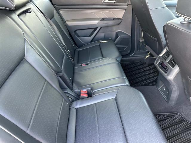 Photo of 2022 Tourmaline Blue Metallic Volkswagen Atlas