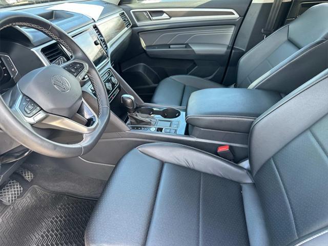 Photo of 2022 Tourmaline Blue Metallic Volkswagen Atlas