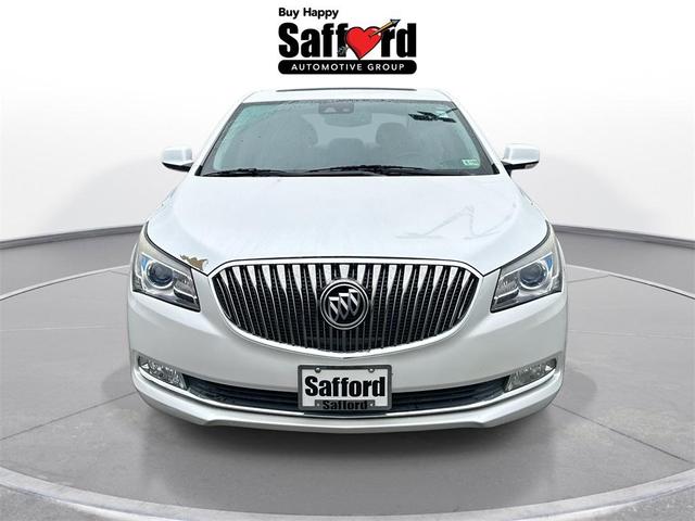 Photo of 2015 White Frost Tricoat Buick LaCrosse