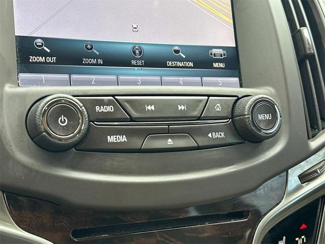 Photo of 2015 White Frost Tricoat Buick LaCrosse