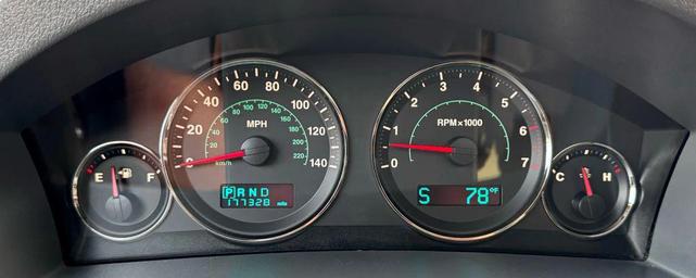 Photo of 2006 Black Clearcoat Jeep Grand Cherokee