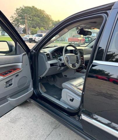 Photo of 2006 Black Clearcoat Jeep Grand Cherokee