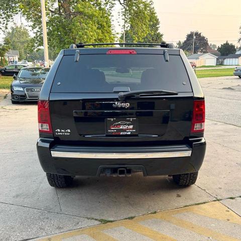 Photo of 2006 Black Clearcoat Jeep Grand Cherokee