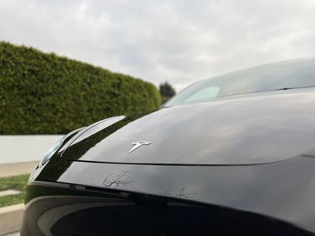 Photo of 2021 Solid Black Tesla Model Y