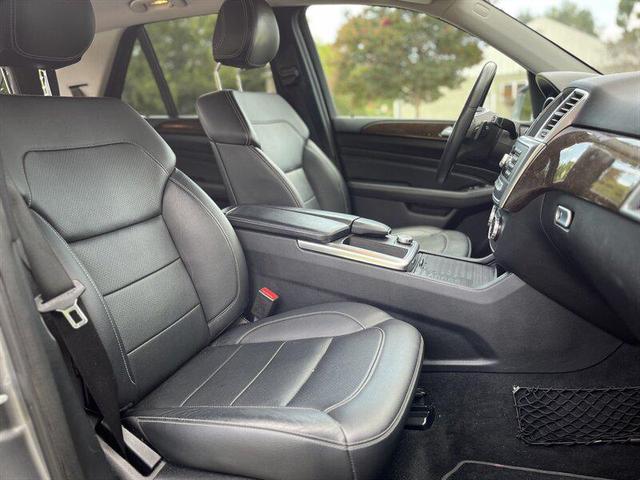Photo of 2015 Palladium Silver Metallic Mercedes-Benz M-Class