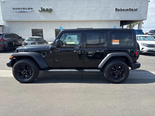 Photo of 2023 Black Clearcoat Jeep Wrangler