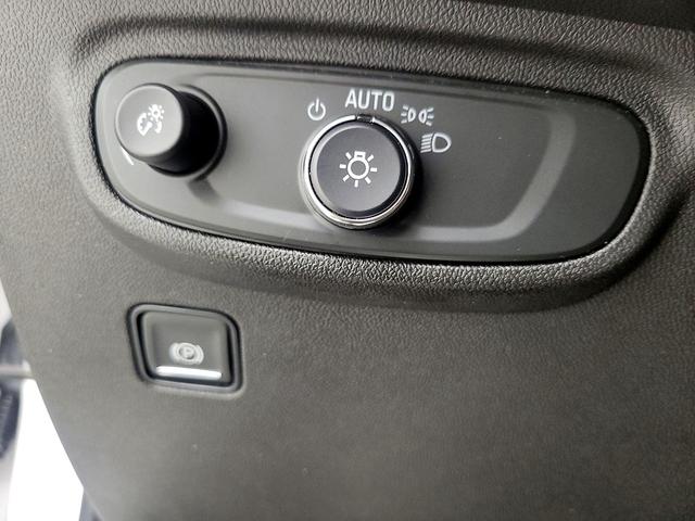Photo of 2022 White GMC Terrain