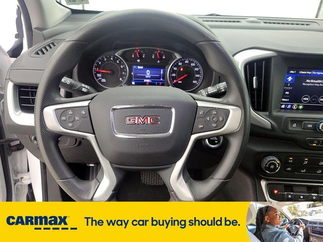 Photo of 2022 White GMC Terrain
