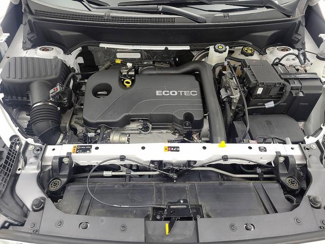 Photo of 2022 White GMC Terrain