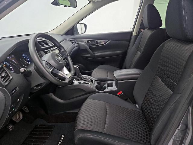 Photo of 2019 Gray Nissan Rogue