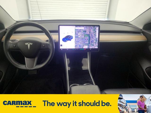 Photo of 2018 Blue Tesla Model 3