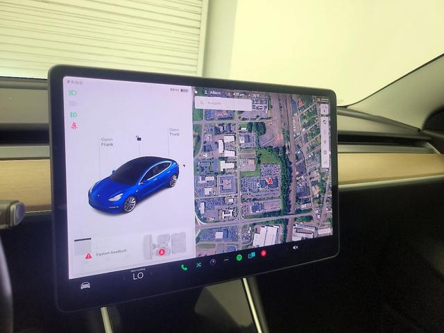 Photo of 2018 Blue Tesla Model 3