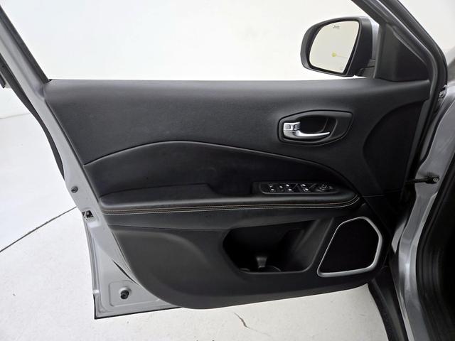 Photo of 2018 Silver Jeep Compass