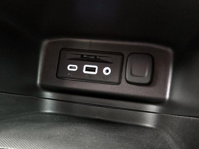 Photo of 2024 White Chevrolet Equinox