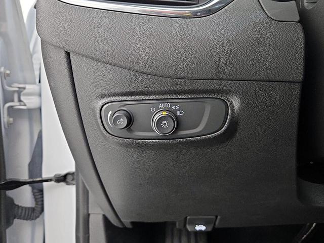 Photo of 2024 White Chevrolet Equinox