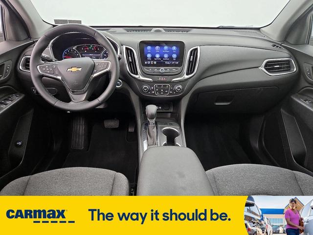 Photo of 2024 White Chevrolet Equinox