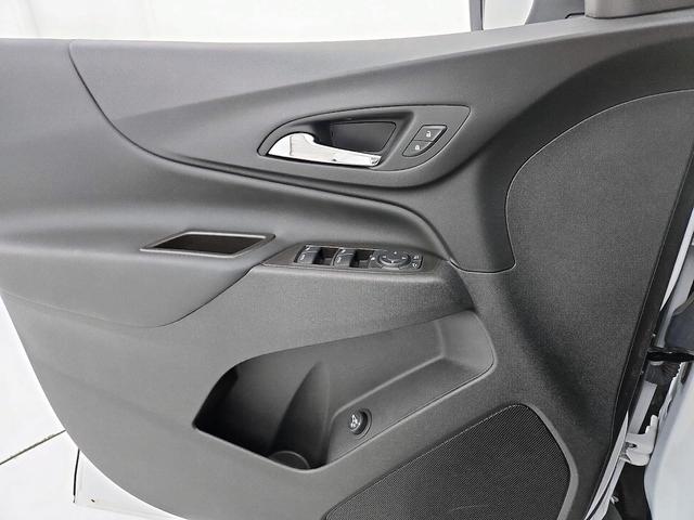 Photo of 2024 White Chevrolet Equinox
