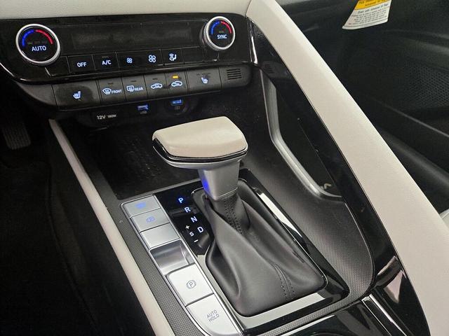 Photo of 2023 Black Hyundai ELANTRA