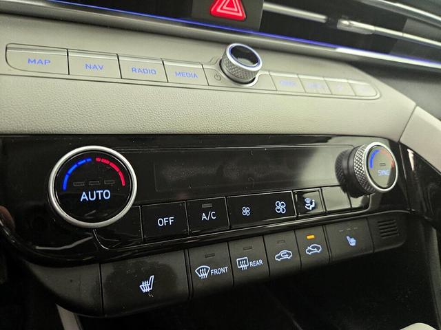 Photo of 2023 Black Hyundai ELANTRA